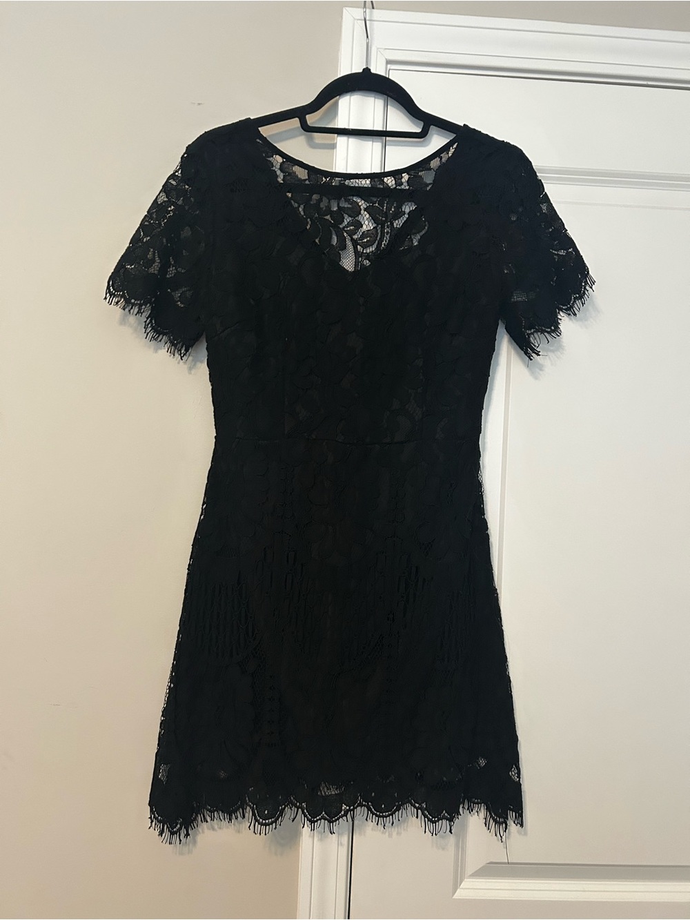 Elegant Black Lace Short Sleeve Dress - Classic Women's Dress